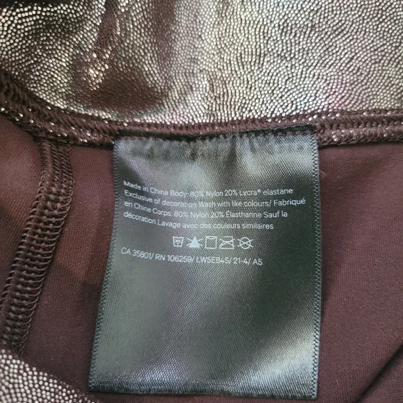 lululemon Align™ High-Rise Pant 25"
Shine In Radiant Foil - Size 14 - Picture 6 of 8